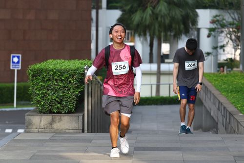 Race photo from Assurance Fun Run 2024
