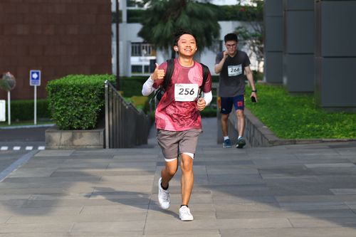 Race photo from Assurance Fun Run 2024