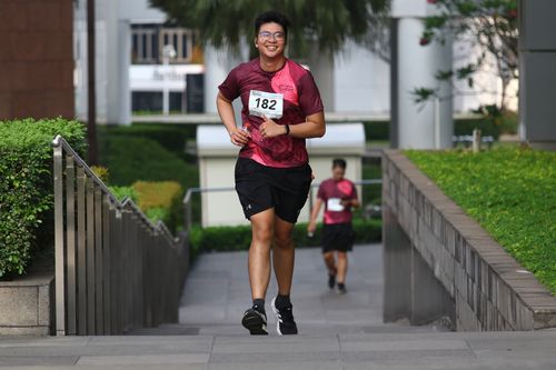 Race photo from Assurance Fun Run 2024
