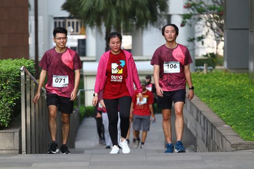 Race photo from Assurance Fun Run 2024