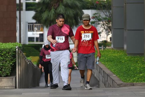 Race photo from Assurance Fun Run 2024