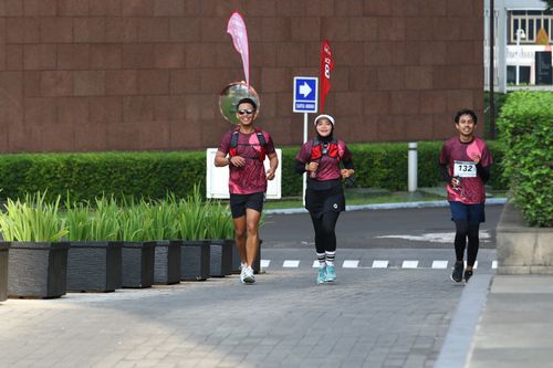 Race photo from Assurance Fun Run 2024
