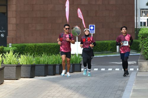 Race photo from Assurance Fun Run 2024
