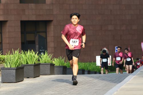 Race photo from Assurance Fun Run 2024