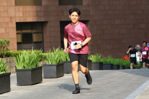 Race photo from Assurance Fun Run 2024