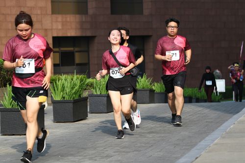 Race photo from Assurance Fun Run 2024
