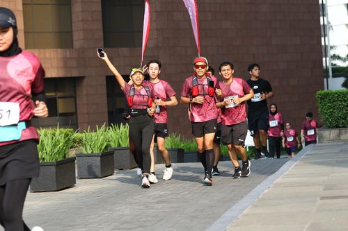 Race photo from Assurance Fun Run 2024