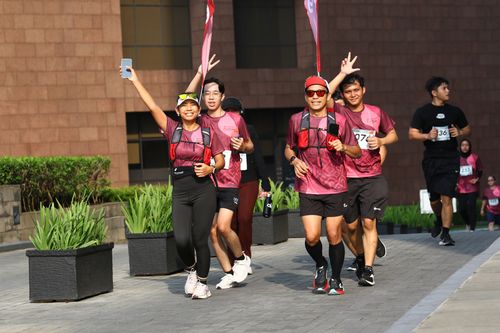 Race photo from Assurance Fun Run 2024