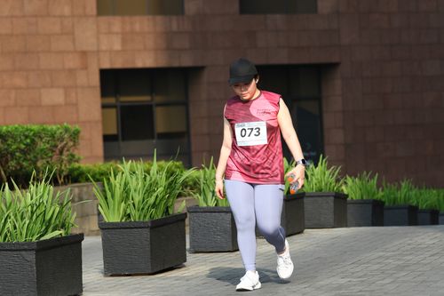 Race photo from Assurance Fun Run 2024