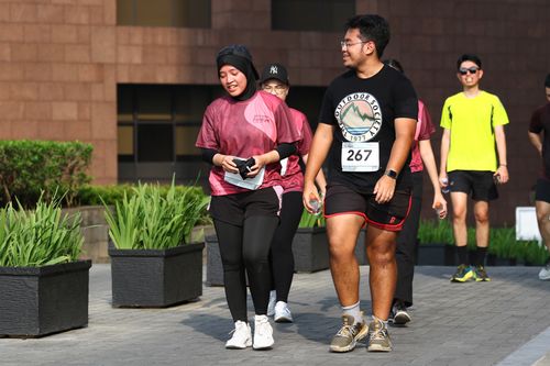 Race photo from Assurance Fun Run 2024