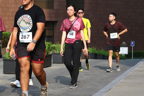 Race photo from Assurance Fun Run 2024