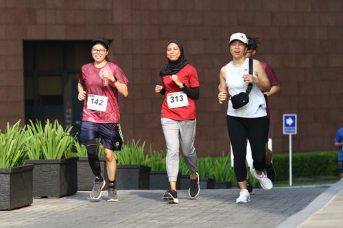 Race photo from Assurance Fun Run 2024