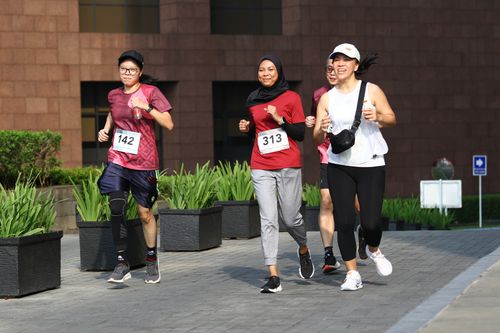 Race photo from Assurance Fun Run 2024