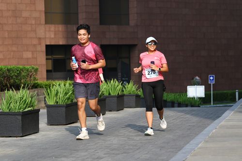 Race photo from Assurance Fun Run 2024