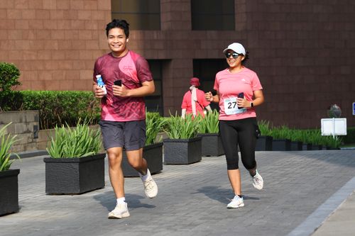 Race photo from Assurance Fun Run 2024