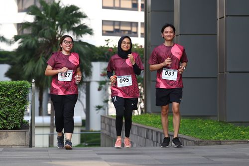 Race photo from Assurance Fun Run 2024
