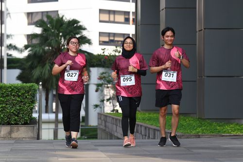 Race photo from Assurance Fun Run 2024