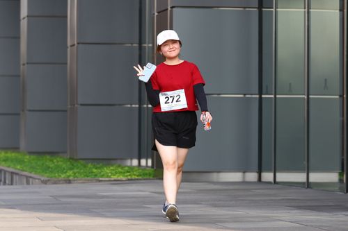 Race photo from Assurance Fun Run 2024
