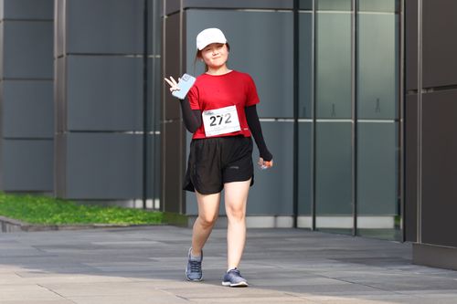 Race photo from Assurance Fun Run 2024