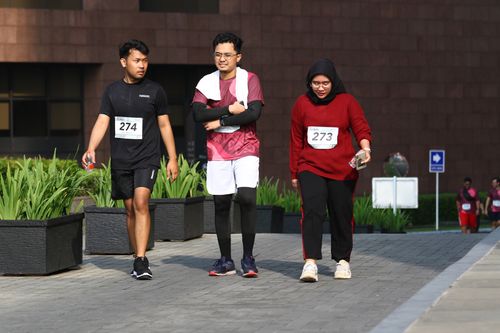 Race photo from Assurance Fun Run 2024