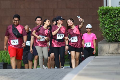 Race photo from Assurance Fun Run 2024