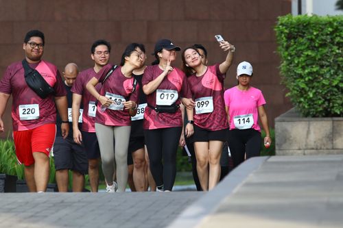 Race photo from Assurance Fun Run 2024