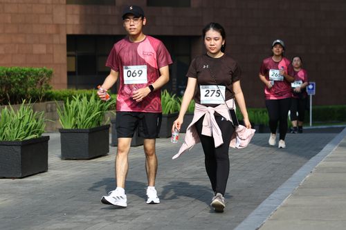 Race photo from Assurance Fun Run 2024