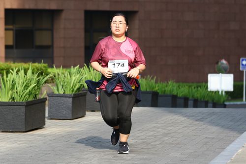 Race photo from Assurance Fun Run 2024