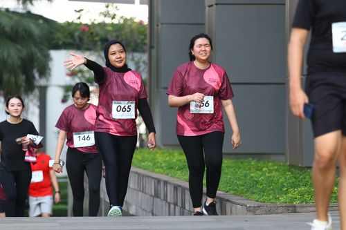 Race photo from Assurance Fun Run 2024