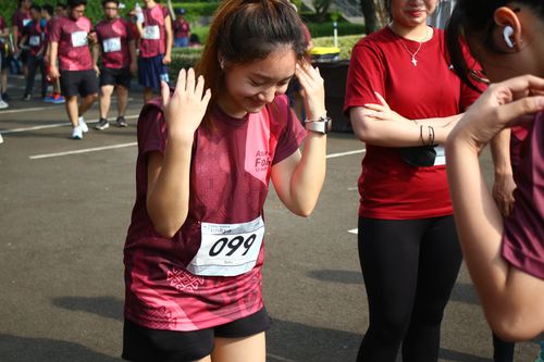Race photo from Assurance Fun Run 2024