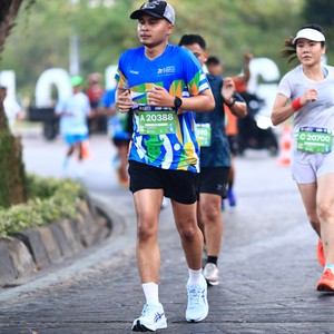 Race photo from SURABAYA ISOPLUS MARATHON 2026