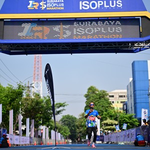 Race photo from SURABAYA ISOPLUS MARATHON 2026