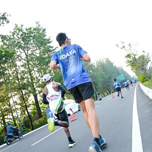 Race photo from BOGORUN 2026