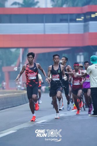 Race photo from ONE RUN 10 K