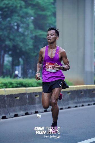 Race photo from ONE RUN 10 K