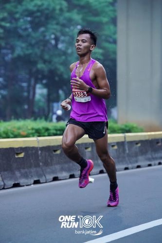 Race photo from ONE RUN 10 K