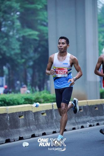Race photo from ONE RUN 10 K