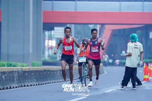 Race photo from ONE RUN 10 K