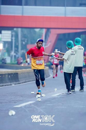 Race photo from ONE RUN 10 K