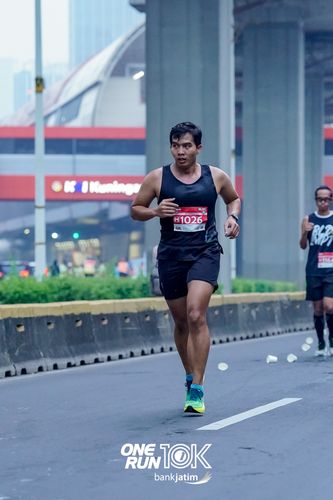 Race photo from ONE RUN 10 K