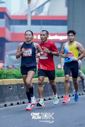 Race photo from ONE RUN 10 K