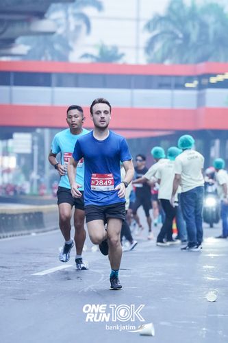 Race photo from ONE RUN 10 K