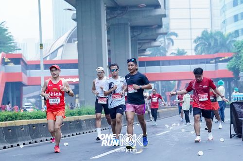 Race photo from ONE RUN 10 K