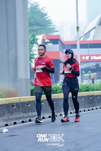Race photo from ONE RUN 10 K