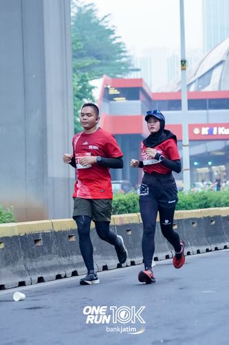 Race photo from ONE RUN 10 K
