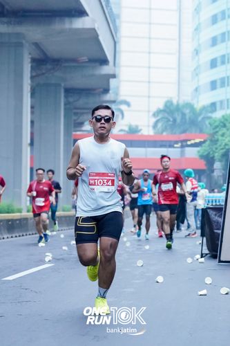 Race photo from ONE RUN 10 K