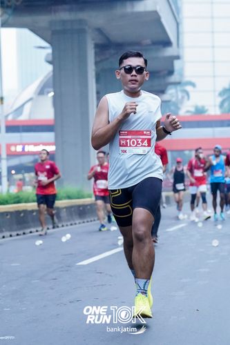 Race photo from ONE RUN 10 K