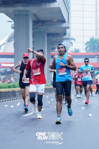 Race photo from ONE RUN 10 K