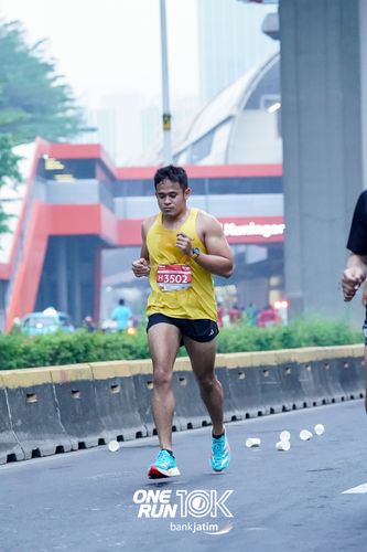 Race photo from ONE RUN 10 K