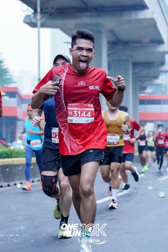 Race photo from ONE RUN 10 K
